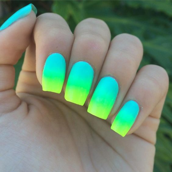 ongles flashy et fluo